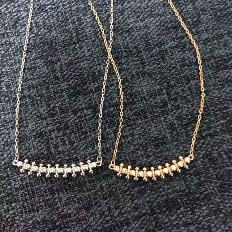 Original designer Carti Bullet Necklace Series Personalized Simple Collar Chain Full Diamond Hollow Net Red Same Style Jewelry
Original designer Carti Bullet Necklace Series Personalized Simple Collar Chain Full Diamond Hollow Net Red Same Style Jewelry