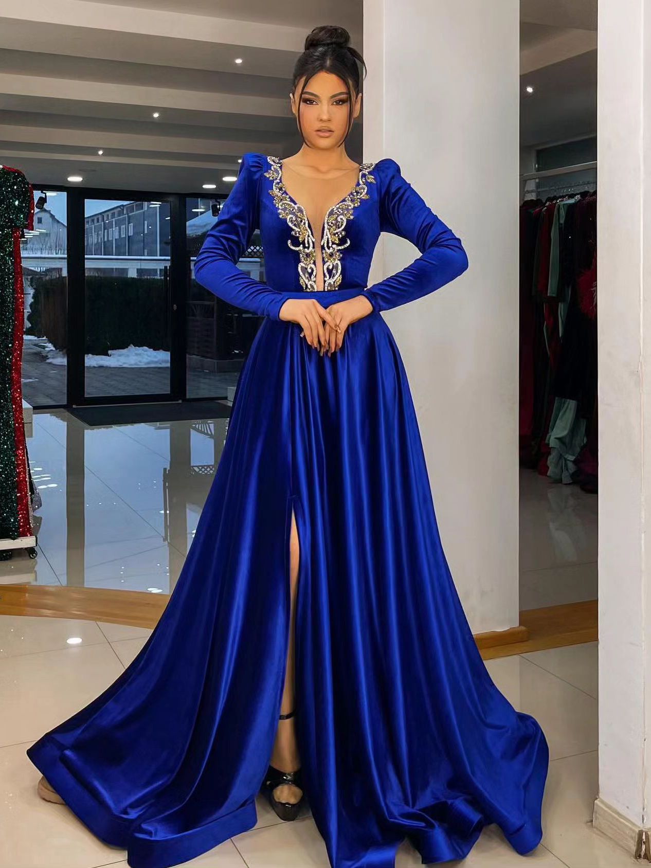 Royal Blue Velvet Mermaid Evening Dress Gold Beading Sheer Neck Long Sleeve Prom Gowns Side Split Special Occasion Dresses