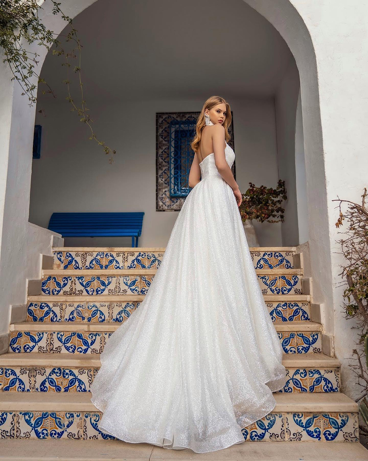 Glamorous A-line Wedding Dresses Halter Solid Color Shining Clothes Backless Zipper Court Gown Custom Made Zipper Plus Size Bridal Dress Vestidos De N