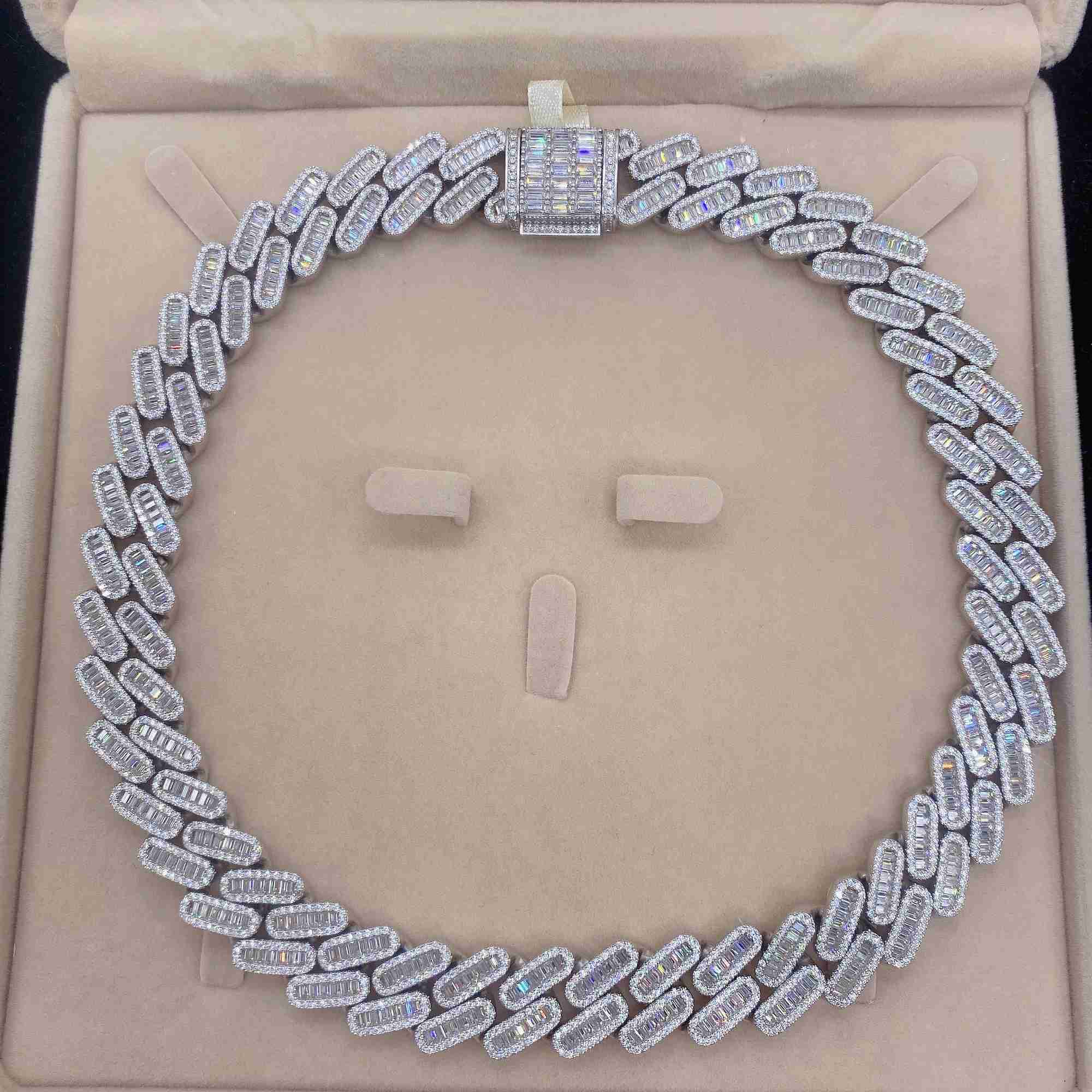 Custom Bling Baguette Moissanite Diamond 925 Sterling Silver Miami Cuban Link Necklace Hip Hop Chain Necklace
Custom Bling Baguette Moissanite Diamond 925 Sterling Silver Miami Cuban Link Necklace Hip Hop Chain Necklace