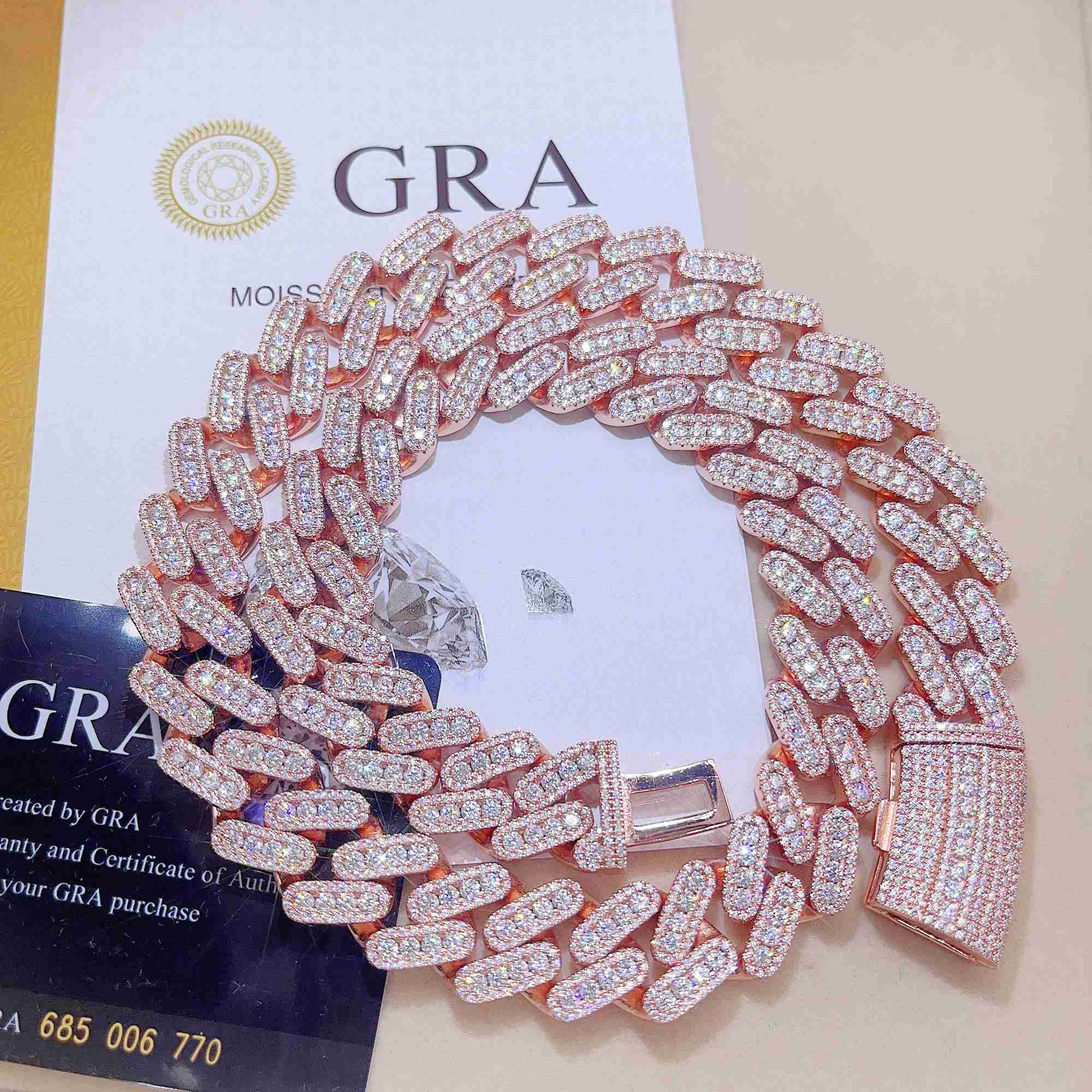 New Style Miami Pure Sterling Silver 925 Chains Wholesale Vvs Moissanite Cuban Link Chain
New Style Miami Pure Sterling Silver 925 Chains Wholesale Vvs Moissanite Cuban Link Chain