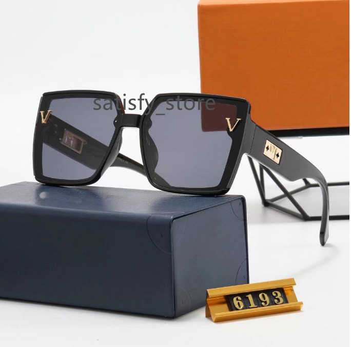 Luxury Designer Brand Sunglasses Designer Sunglass High Quality eyeglass Women Men Glasses Womens Sun glass UV400 lens Unisex
Luxury Designer Brand Sunglasses Designer Sunglass High Quality eyeglass Women Men Glasses Womens Sun glass UV400 lens Unisex