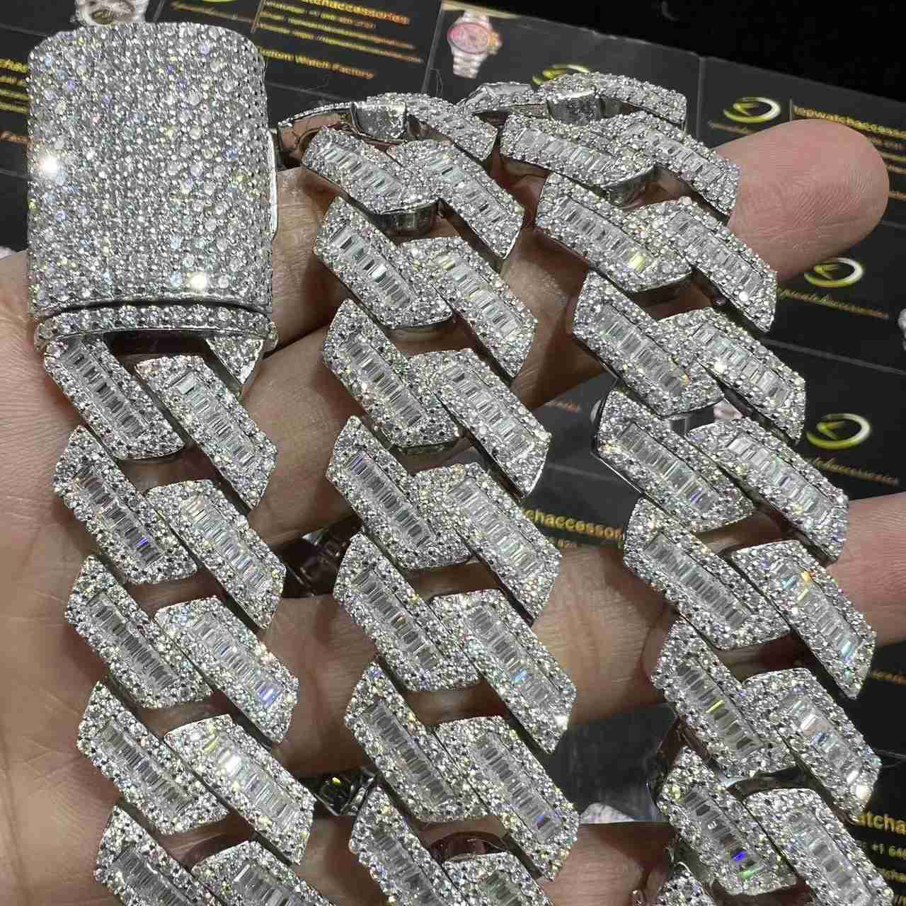 20mm Cuban Link Chain Moissanite 925 Sterling Sliver Luxury 24 Inches Diamond Necklace
20mm Cuban Link Chain Moissanite 925 Sterling Sliver Luxury 24 Inches Diamond Necklace