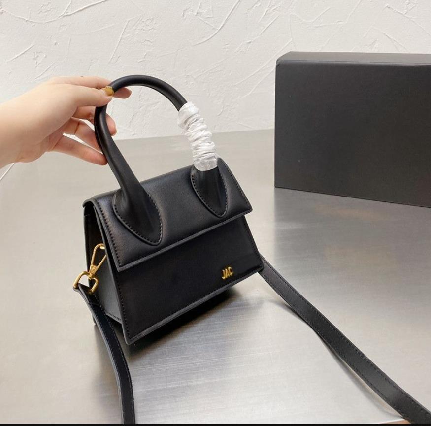 2023 NEW Mini designer bags Le Chiquito Bags Woman Tiny handbag luxury crossbody tote bag Fashion lady pochette single shoulder bag Leather 5A Quality, White
2023 NEW Mini designer bags Le Chiquito Bags Woman Tiny handbag luxury crossbody tote bag Fashion lady pochette single shoulder bag Leather 5A Quality, White