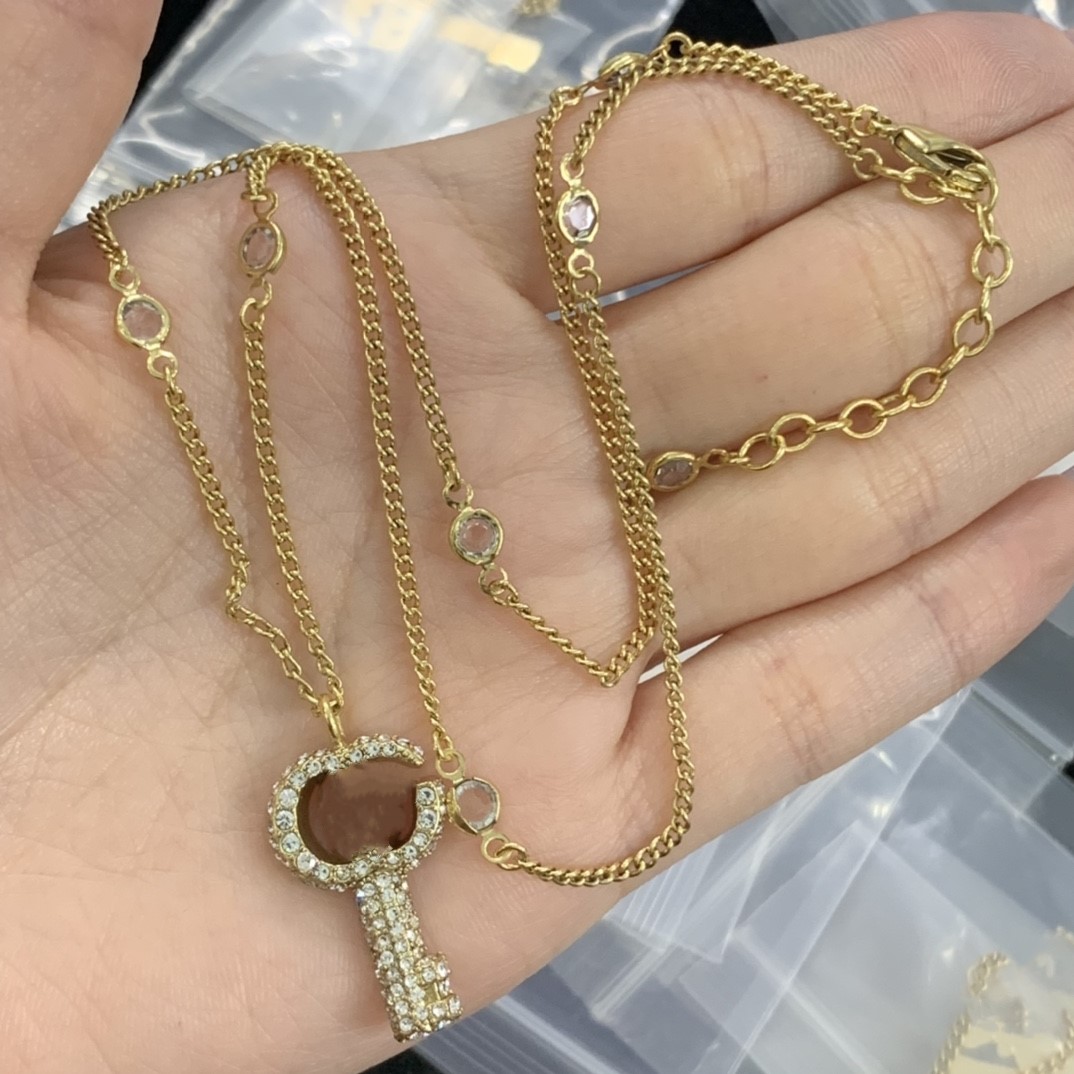 Hot Sale Vintage Pendants Necklaces For men Women Designer Neckwear GGs Womens Jewelry Luxury ucci Party Necklace Gift kg2d
Hot Sale Vintage Pendants Necklaces For men Women Designer Neckwear GGs Womens Jewelry Luxury ucci Party Necklace Gift kg2d