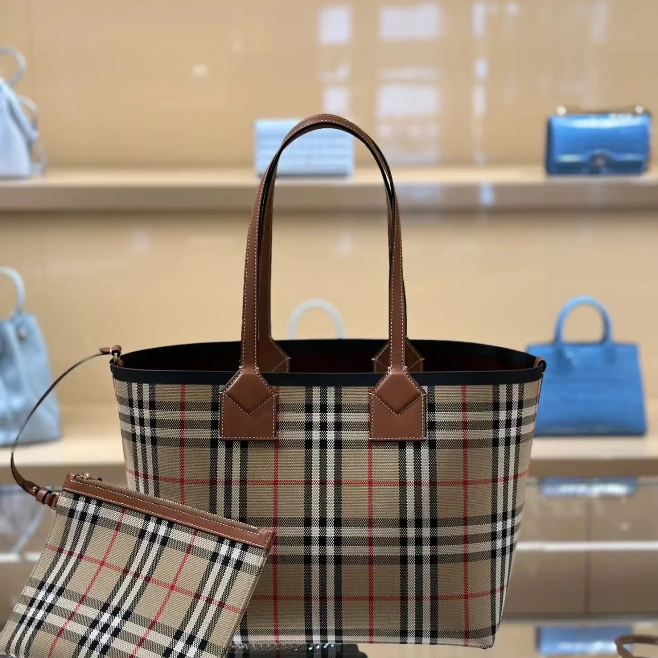 TB London Shopping travel Womens mens leather Totes duffle Beach Shoulder Bags luxurys Designer Toiletry Kits Cross Body underarm Clutch bag handbag fashion Basket
TB London Shopping travel Womens mens leather Totes duffle Beach Shoulder Bags luxurys Designer Toiletry Kits Cross Body underarm Clutch bag handbag fashion Basket