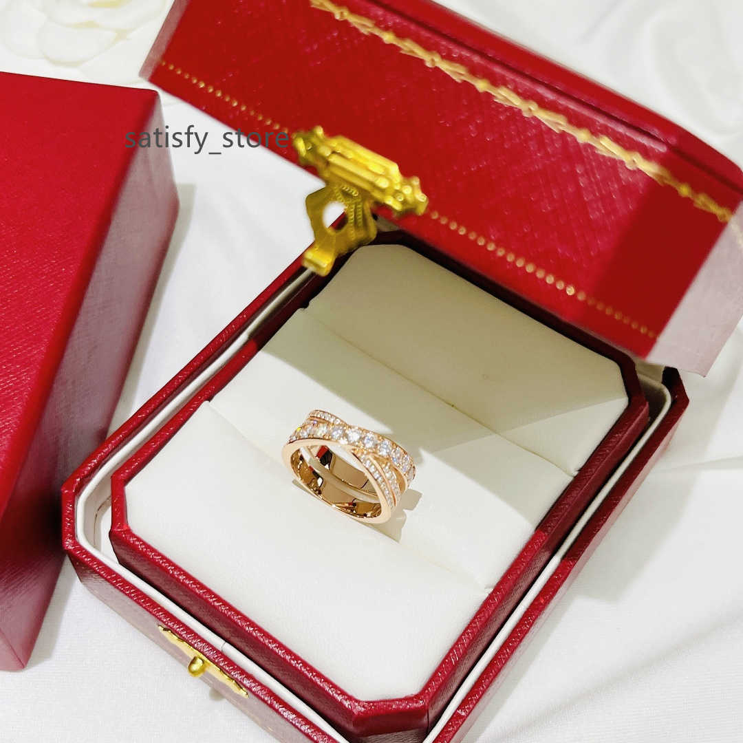 Luxury designer rings for women fine workmanship personality gold and silver jewelry couple gift pair ring trend big brand diamond ring high quality good
Luxury designer rings for women fine workmanship personality gold and silver jewelry couple gift pair ring trend big brand diamond ring high quality good