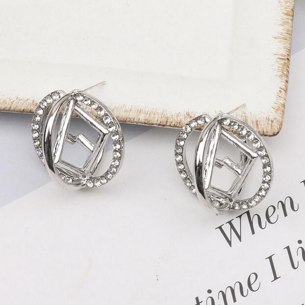 18K Gold Plated 925 Silver Luxury Brand Designers Letters Stud Earrings Classic Style Geometric Women Crystal Rhinestone Pearl Earring Wedding Party Jewerlry
18K Gold Plated 925 Silver Luxury Brand Designers Letters Stud Earrings Classic Style Geometric Women Crystal Rhinestone Pearl Earring Wedding Party Jewerlry