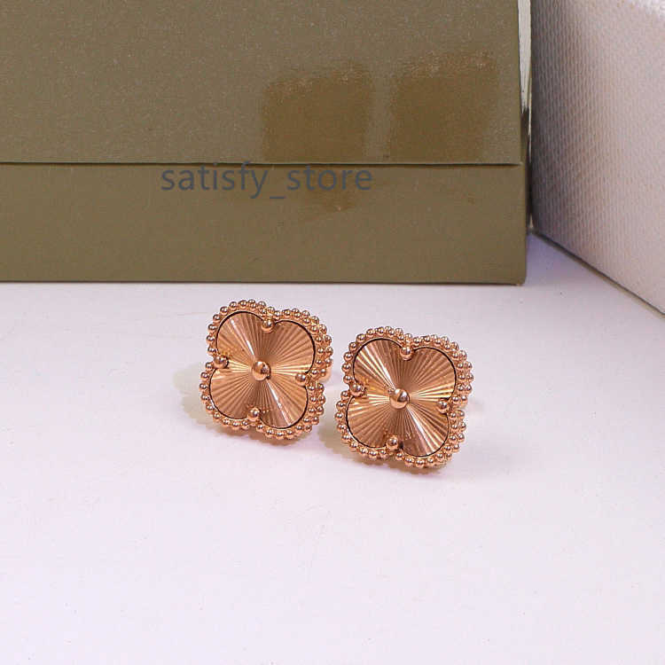 Designer Stud Luxury Earrings Four-leaf Clover Cleef Earrings Womens Fashion 18K Gold Earring Jewelry
Designer Stud Luxury Earrings Four-leaf Clover Cleef Earrings Womens Fashion 18K Gold Earring Jewelry