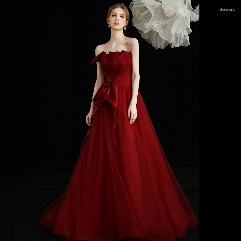 Ethnic Clothing 2023 Women's Burgundy A-Line Tulle Wedding Dresses Toast Sexy Tube Top Backless Prom Gowns
Ethnic Clothing 2023 Women's Burgundy A-Line Tulle Wedding Dresses Toast Sexy Tube Top Backless Prom Gowns