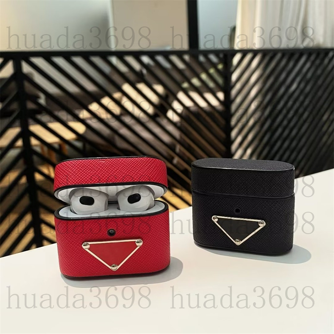 Fashion Designer AirPods Cases for Earphone pro 1 2 3 4 High Quality Case Letter Printed Hard Shell Protection Package Hook bags key chain, White
Fashion Designer AirPods Cases for Earphone pro 1 2 3 4 High Quality Case Letter Printed Hard Shell Protection Package Hook bags key chain, White
