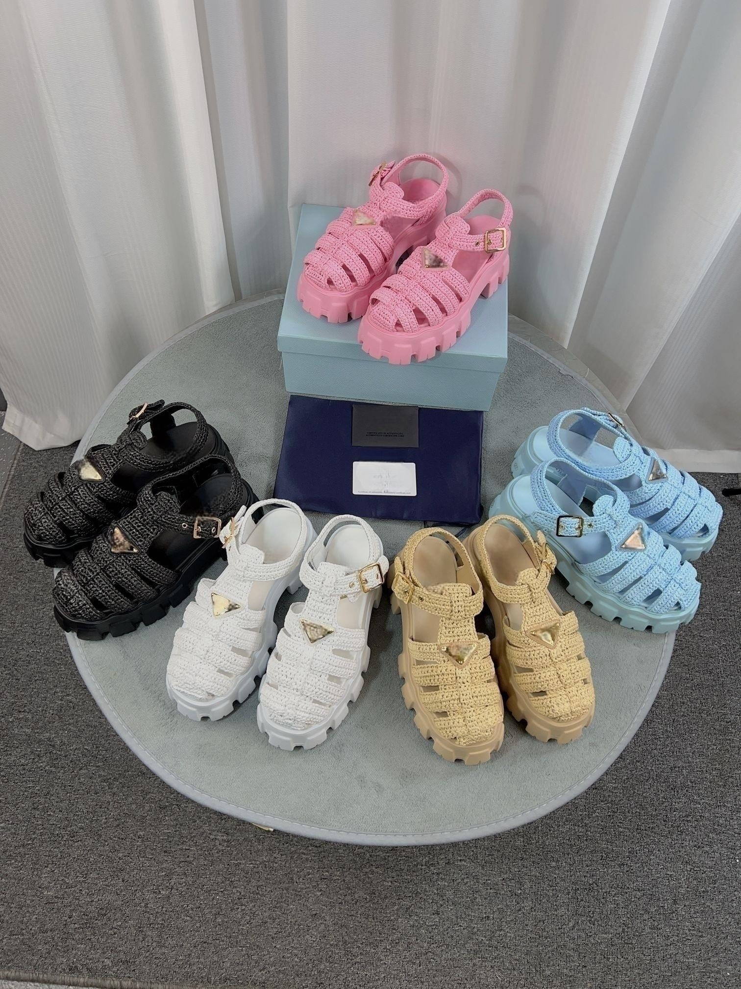 Top quality New Summer Sandals Versatile Shallow Platform Wedge Heel Thick Sole Thick Heel Middle Heel Women's Heel Sandals French
Top quality New Summer Sandals Versatile Shallow Platform Wedge Heel Thick Sole Thick Heel Middle Heel Women's Heel Sandals French