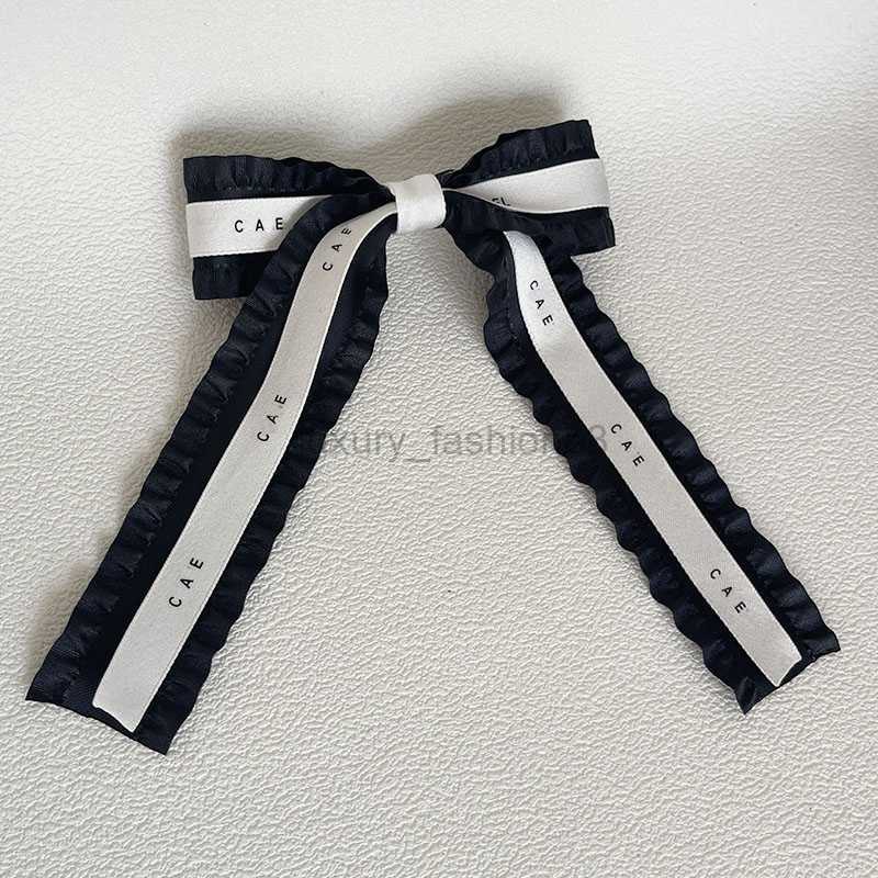 Luxury Designer Headbands Women Black White Brand Sweet Cool Girl Simple French Velvet Retro Bowknot Hairband Womens Wide Edge Headrope For Hair Accessories Gifts
Luxury Designer Headbands Women Black White Brand Sweet Cool Girl Simple French Velvet Retro Bowknot Hairband Womens Wide Edge Headrope For Hair Accessories Gifts