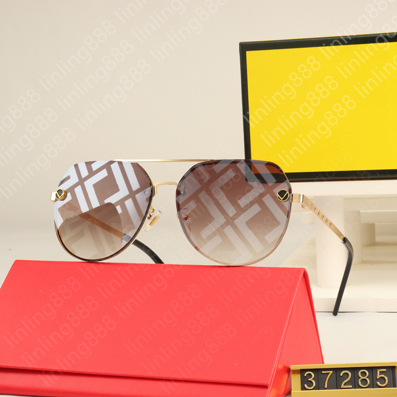 2023 Vacation Luxury Designer Brand Sunglasses Designer Pilot Sunglasses High Quality Glasses for Women Men's Glasses for Womens men UV400 Lens Unisex Top With Box
2023 Vacation Luxury Designer Brand Sunglasses Designer Pilot Sunglasses High Quality Glasses for Women Men's Glasses for Womens men UV400 Lens Unisex Top With Box