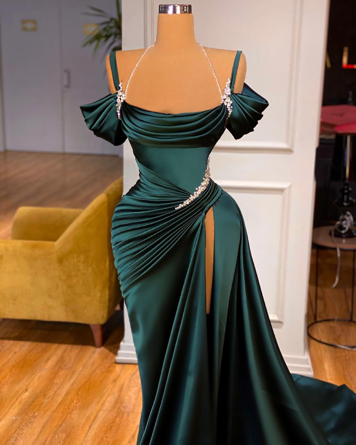 Dark Green Evening Gown Spaghetti Beads Slit Party Prom Dresses Pleats Sweep Train Formal Long Dress for special ocn