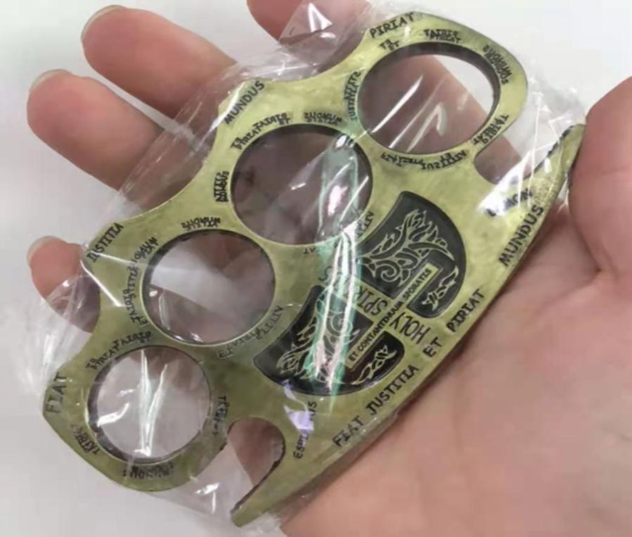 Metal defense iron finger ring for men and women self defense finger tiger self defense products portable car broken window 85223483244 
Metal defense iron finger ring for men and women self defense finger tiger self defense products portable car broken window 85223483244