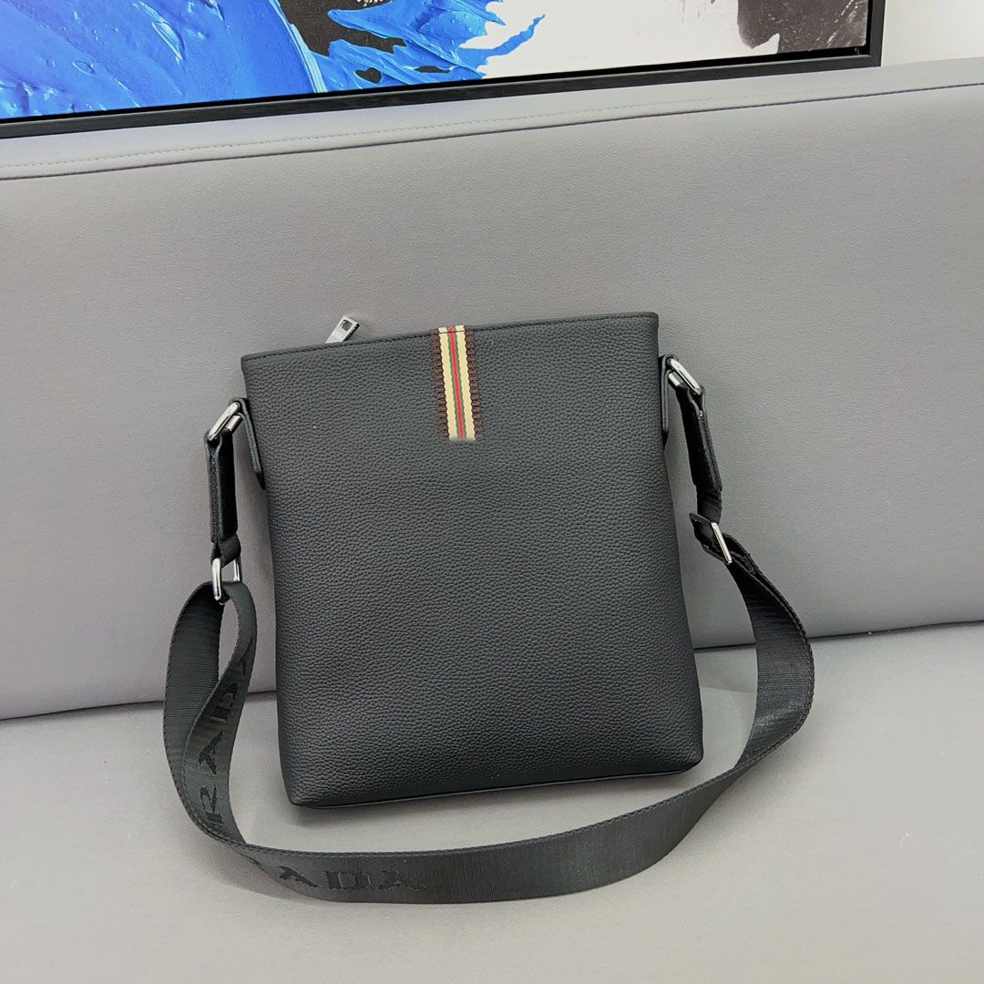 Luxury Body Shoulder Bags Fashion Set Cross Chain Handbags Men Leather Bag Embossing Canvas Crossbody Women Handbag Black Designer Lett Ehwp
Luxury Body Shoulder Bags Fashion Set Cross Chain Handbags Men Leather Bag Embossing Canvas Crossbody Women Handbag Black Designer Lett Ehwp