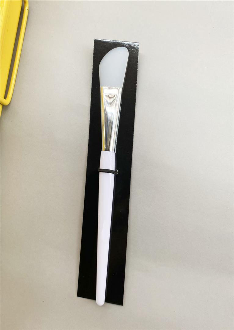Face Mask Applicator Spatula White Silicone Beauty Cosmetics Face Packs Masks Brush Blending Tool7375806
Face Mask Applicator Spatula White Silicone Beauty Cosmetics Face Packs Masks Brush Blending Tool7375806
