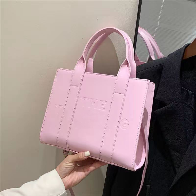 Large capacity fashion designer shoulder bag Luxury women'handbag Crossbody bag Purse messenger bag 5A quality, White
Large capacity fashion designer shoulder bag Luxury women'handbag Crossbody bag Purse messenger bag 5A quality, White
