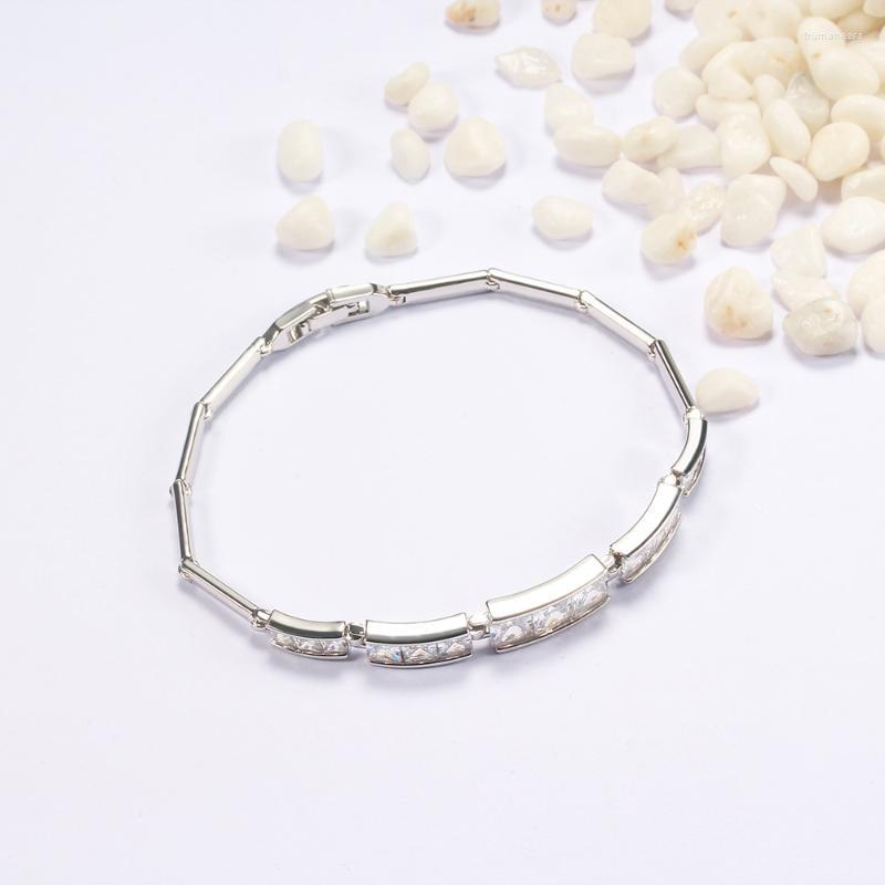 Bangle ZHOUYANG Women Bangles Simple Cubic Zirconia White Gold Color Hand Jewerly Fahion 2023 Trend Gifts KBH022 Raym22
Bangle ZHOUYANG Women Bangles Simple Cubic Zirconia White Gold Color Hand Jewerly Fahion 2023 Trend Gifts KBH022 Raym22