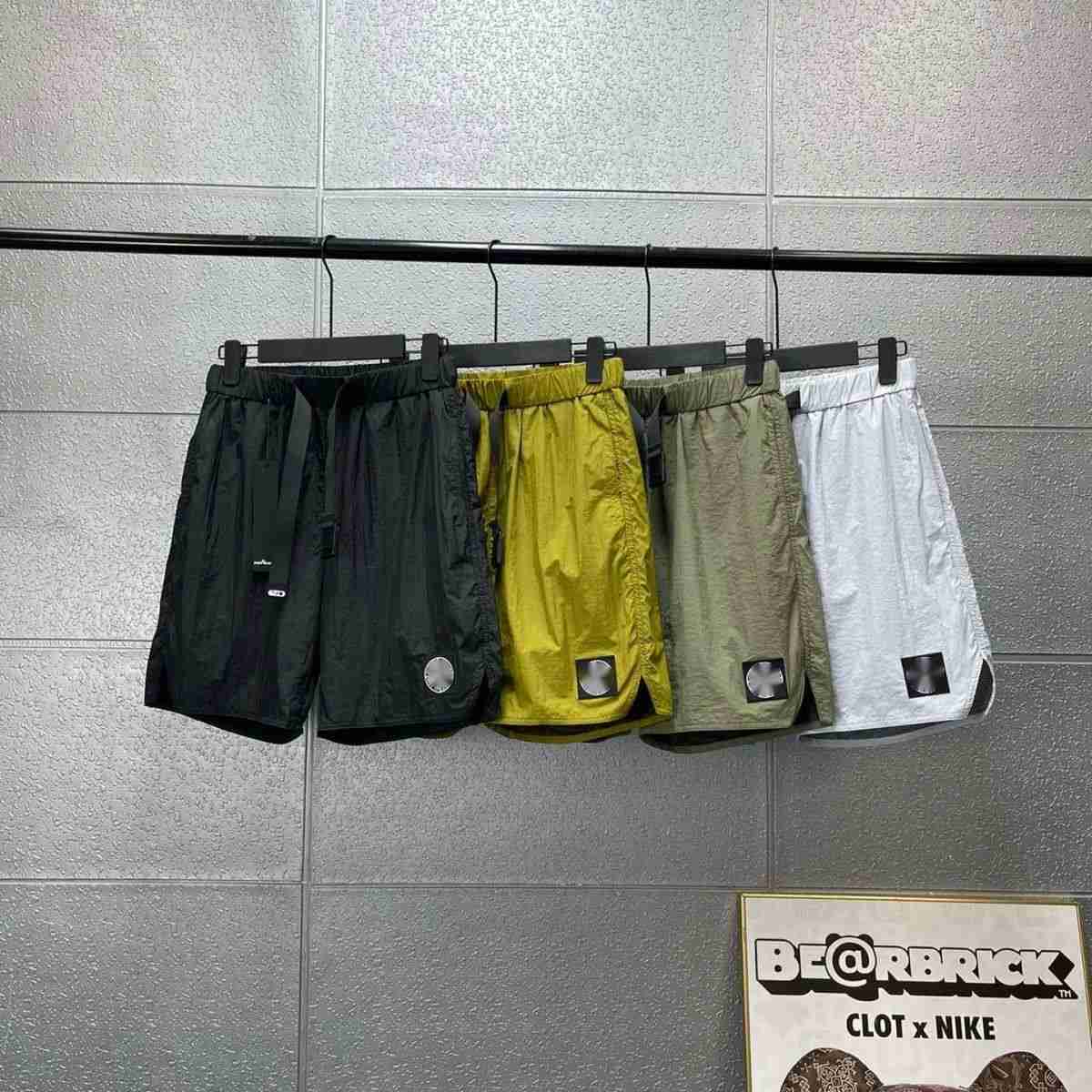 Stone men's shorts designer summer new metal nylon compass badge small standard belt decoration five-point shorts casual outdoor shorts, Gray
Stone men's shorts designer summer new metal nylon compass badge small standard belt decoration five-point shorts casual outdoor shorts, Gray