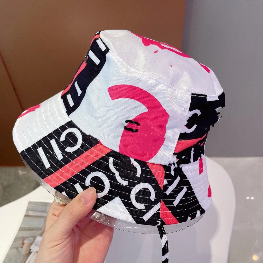 2023 Designers Mens Womens Bucket Hat Casquette Wide Brim Hats channel Sun Prevent Bonnet Beanie Baseball Cap beach ccity hats Outdoor Fishing Dress Yx1g
2023 Designers Mens Womens Bucket Hat Casquette Wide Brim Hats channel Sun Prevent Bonnet Beanie Baseball Cap beach ccity hats Outdoor Fishing Dress Yx1g