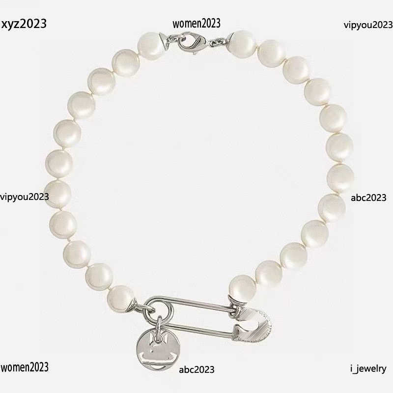 Women's designer Necklace Pin shaped pendant design jewelry White pearl chain Beaded Necklaces #Including brand box new arrival
Women's designer Necklace Pin shaped pendant design jewelry White pearl chain Beaded Necklaces #Including brand box new arrival