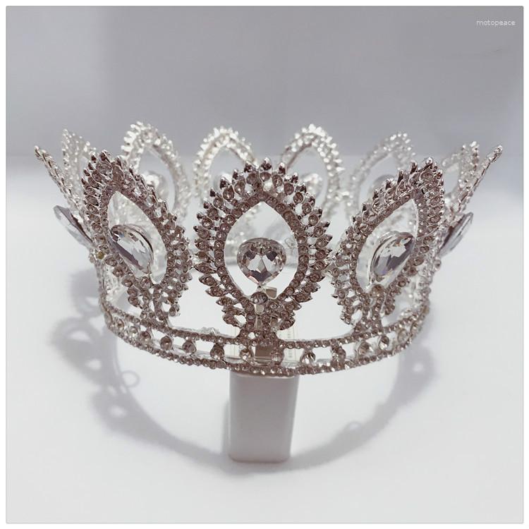 Hair Clips High-end Bride Wedding Headband Accessories Princess Crown Simple Baroque Headdress Style Fashion Luxury Atmosphere
Hair Clips High-end Bride Wedding Headband Accessories Princess Crown Simple Baroque Headdress Style Fashion Luxury Atmosphere