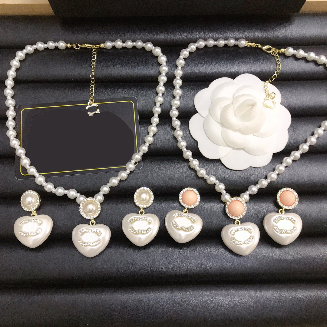 Fashion New Style Jewelry Sets Brand Designer Letter Earrings Pendant Necklaces 18K Gold Plated Pearl Sweater Necklace Geometry Heart Wedding Jewelry Accessories, As pic
Fashion New Style Jewelry Sets Brand Designer Letter Earrings Pendant Necklaces 18K Gold Plated Pearl Sweater Necklace Geometry Heart Wedding Jewelry Accessories, As pic