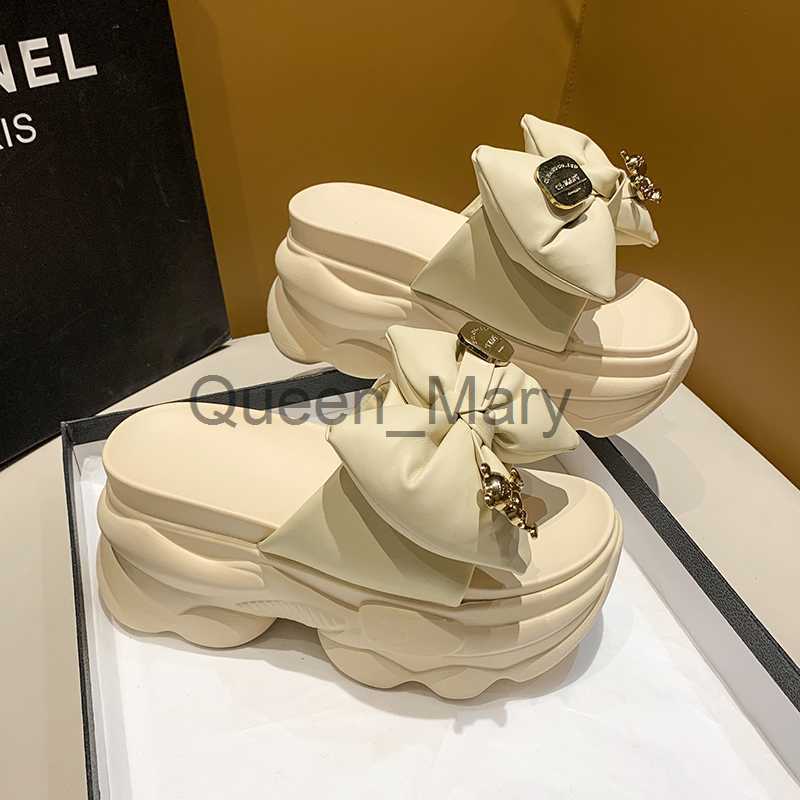 Slippers New Summer Cute Bow tie Women Slippers Thick Sole Shoes Casual Platform Beach Flip Flops Leisure Bow tie Sandals Sneakers Woman J230621, Beige
Slippers New Summer Cute Bow tie Women Slippers Thick Sole Shoes Casual Platform Beach Flip Flops Leisure Bow tie Sandals Sneakers Woman J230621, Beige