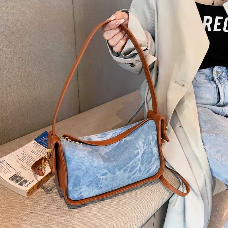New denim patchwork color contrast broadband underarm shoulder bag versatile and niche design fashionable crossbody bag for women, Light blue
New denim patchwork color contrast broadband underarm shoulder bag versatile and niche design fashionable crossbody bag for women, Light blue