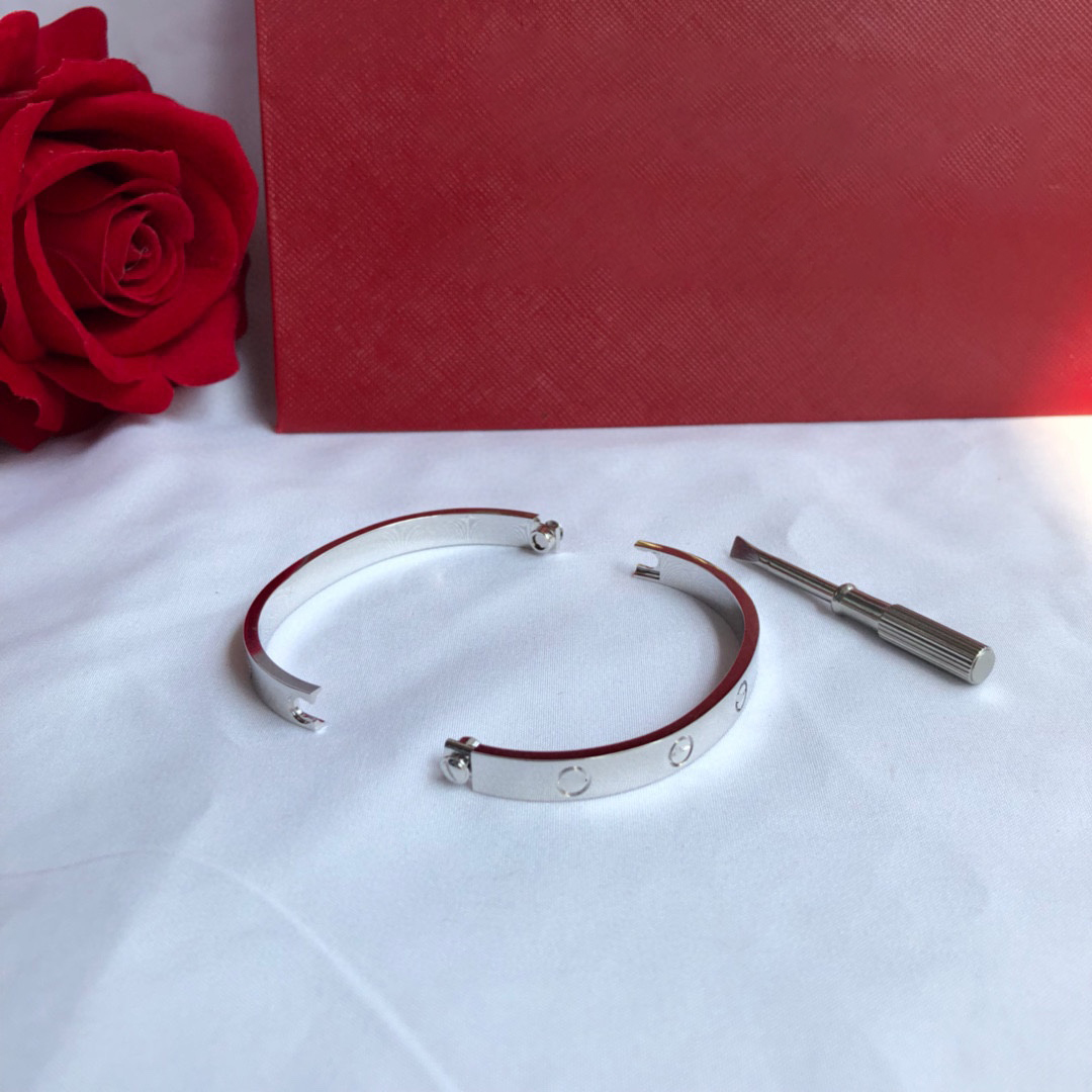 Luxurys designers Bracelets for Women charm bracelet Trendy Diamond Jewelry Gift Wholesale Birthday gifts
Luxurys designers Bracelets for Women charm bracelet Trendy Diamond Jewelry Gift Wholesale Birthday gifts