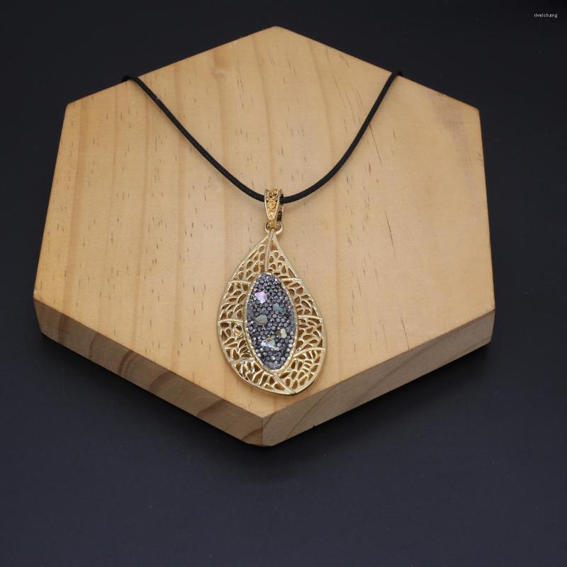 Pendant Necklaces Metal Hollowed Out Woven Leaf Shaped With Rhinestones Exquisite Necklace Charm Jewelry For Women's Birthday Party
Pendant Necklaces Metal Hollowed Out Woven Leaf Shaped With Rhinestones Exquisite Necklace Charm Jewelry For Women's Birthday Party