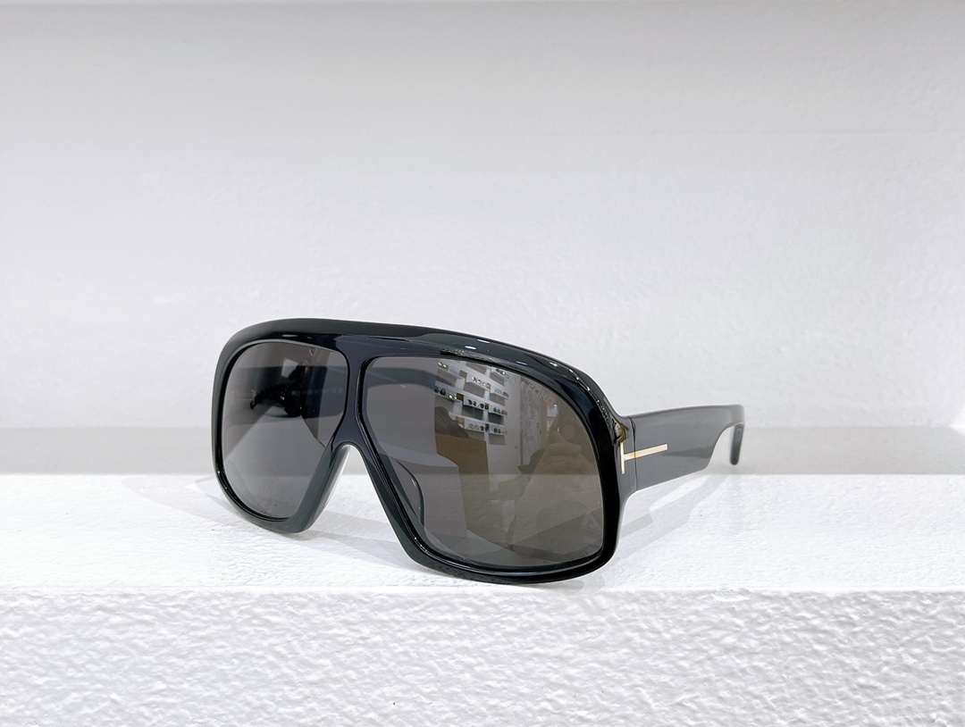 TOMFORD sunglasses with concave and convex design, designed for men and women with sheet frame glasses, cycling and windproof sunglasses
TOMFORD sunglasses with concave and convex design, designed for men and women with sheet frame glasses, cycling and windproof sunglasses