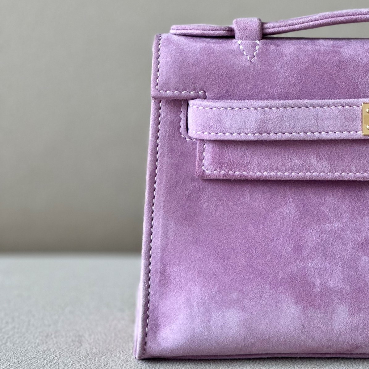 Fashion Luxury Designer Tote Handbags Ladies Women's Chamois Suede Genuine Leather Kell Mini 22 Bag Original Quality Lady Her Crossbody Bag Pochette Moz, Purple
Fashion Luxury Designer Tote Handbags Ladies Women's Chamois Suede Genuine Leather Kell Mini 22 Bag Original Quality Lady Her Crossbody Bag Pochette Moz, Purple
