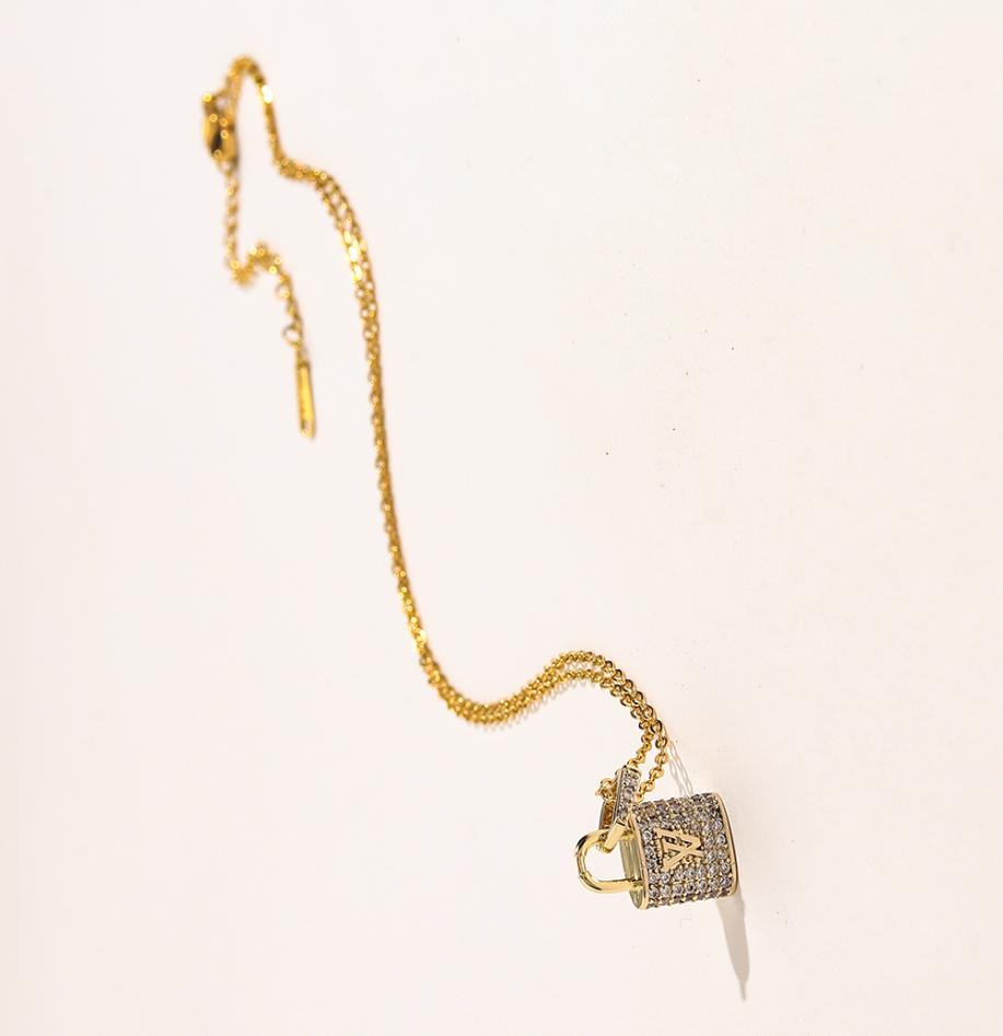 Designer Necklace Choker Chain Crystal 18K Gold Plated 925 Silver Plated Stainless Steel Letters Pendant Fashion Womens Jewelry ZG7672297
Designer Necklace Choker Chain Crystal 18K Gold Plated 925 Silver Plated Stainless Steel Letters Pendant Fashion Womens Jewelry ZG7672297