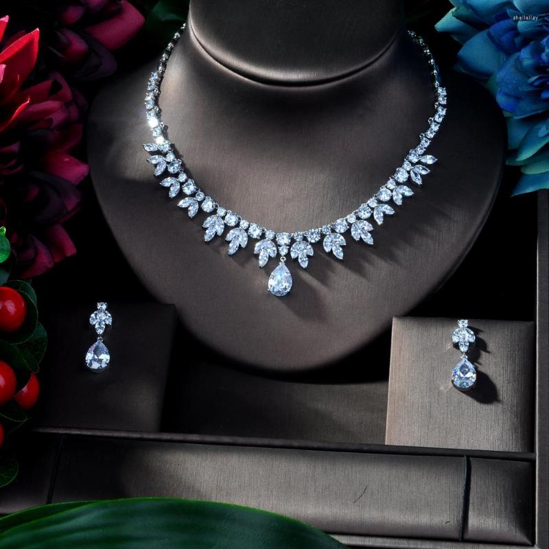 Necklace Earrings Set Fashion CLEAR QUALITY BRILLIANT CRYSTAL ZIRCON AND BRIDAL JEWELRY WEDDING DRESS ACCESSARIES N-181, Picture shown
Necklace Earrings Set Fashion CLEAR QUALITY BRILLIANT CRYSTAL ZIRCON AND BRIDAL JEWELRY WEDDING DRESS ACCESSARIES N-181, Picture shown