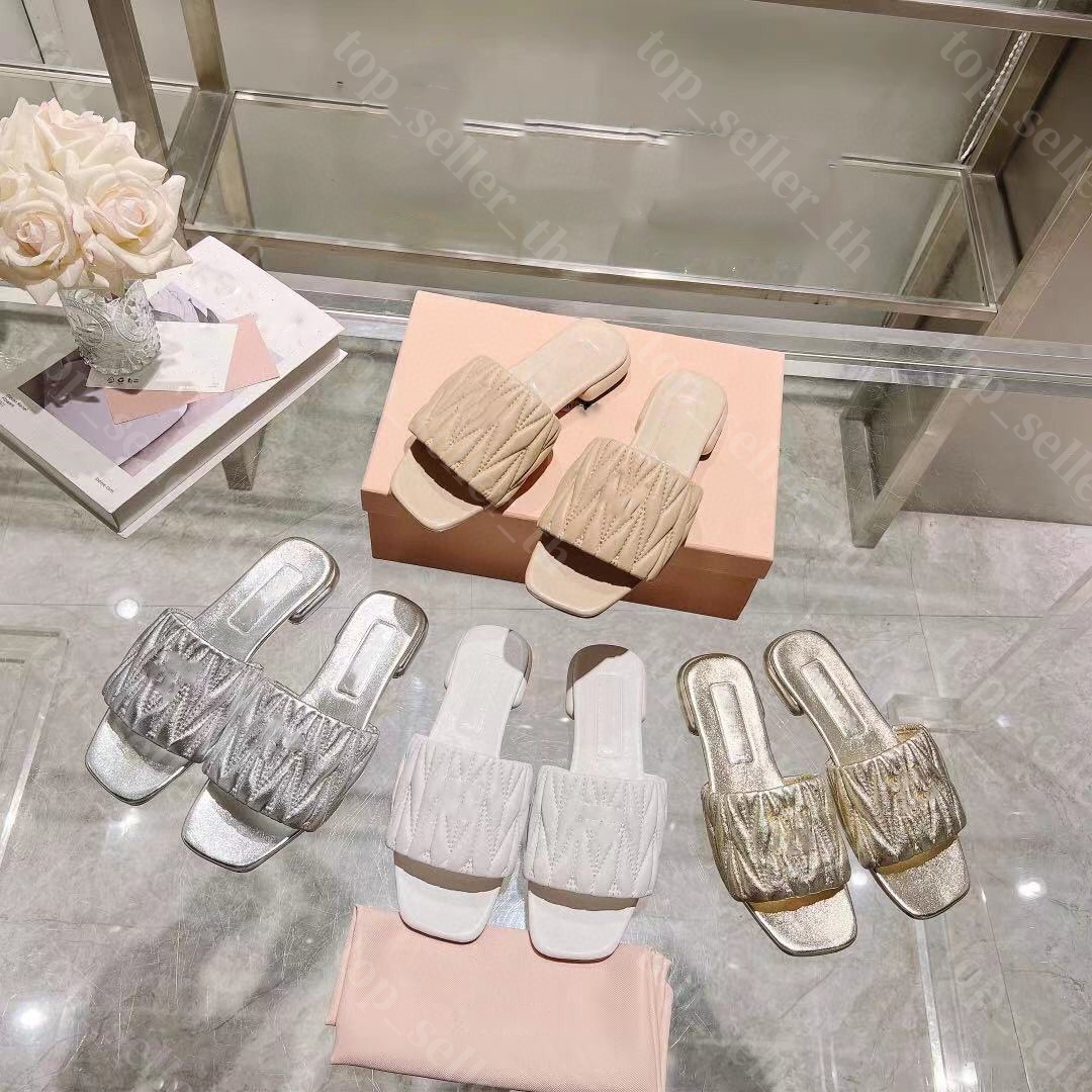 Matelasse Nappa Leather Slides Designer Slippers Women Flat Heel Sandal Comfort Fold Slides With Box
Matelasse Nappa Leather Slides Designer Slippers Women Flat Heel Sandal Comfort Fold Slides With Box