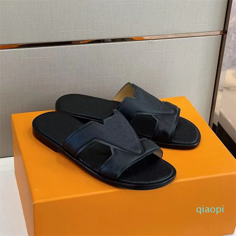 Designer Luxury Summer Sandals Shoes Calfskin Leather Men Slippers Slip On Beach Slide Flats Boy's Thongs Cut-out Flip Flops Casual Walking EU38-46 BOX
Designer Luxury Summer Sandals Shoes Calfskin Leather Men Slippers Slip On Beach Slide Flats Boy's Thongs Cut-out Flip Flops Casual Walking EU38-46 BOX