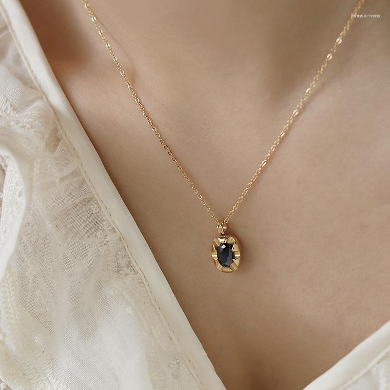 Pendant Necklaces Vintage Niche Minimalist Stylish Shinning Black Zircon Necklace Stacked Chain Ladies Women Fashion Accessories Gift
Pendant Necklaces Vintage Niche Minimalist Stylish Shinning Black Zircon Necklace Stacked Chain Ladies Women Fashion Accessories Gift