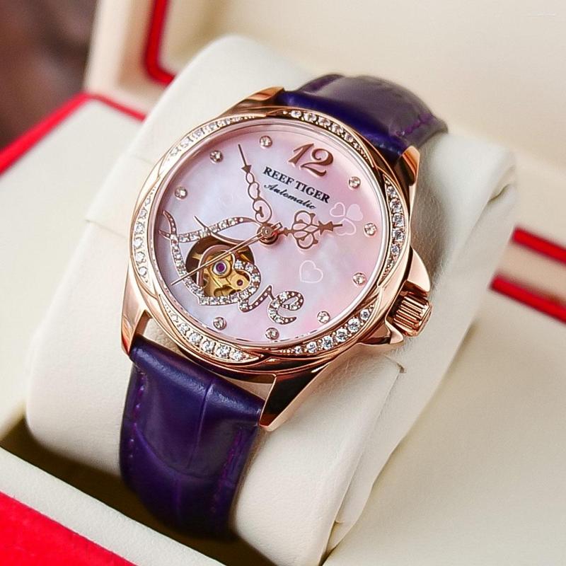 Wristwatches Reef Tiger/RT Top Steel Flower Diamond Women Fashion Automatic Watch Leather Strap RGA1583, Rga1583-ywr
Wristwatches Reef Tiger/RT Top Steel Flower Diamond Women Fashion Automatic Watch Leather Strap RGA1583, Rga1583-ywr
