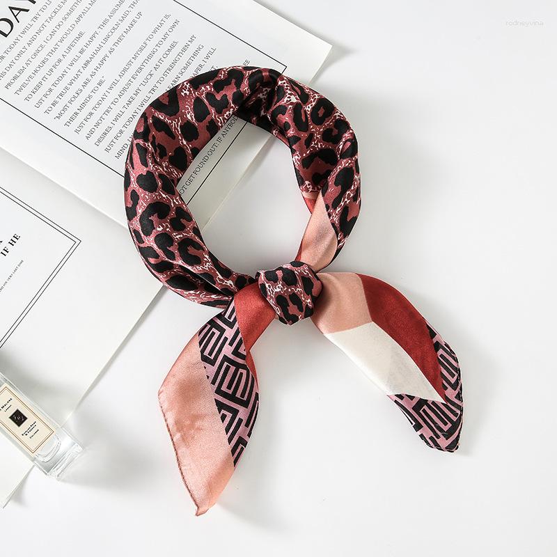 Scarves Leopard Pattern Imitation Silk Scarf Woman Sweet Small Square Adornment Printing
Scarves Leopard Pattern Imitation Silk Scarf Woman Sweet Small Square Adornment Printing