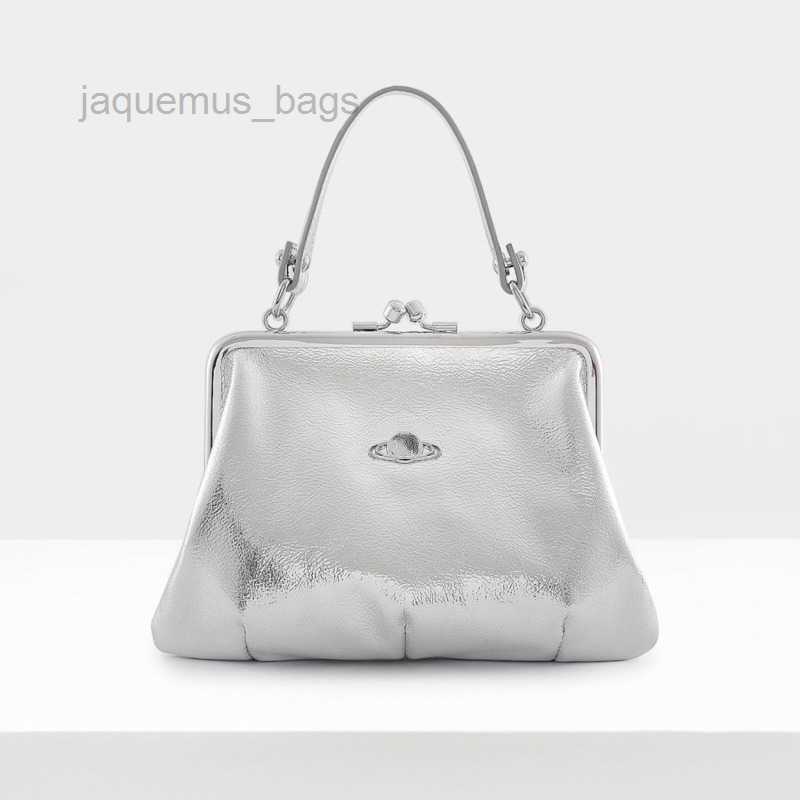 Luxury Silver Tote Bag Fashion Chain Shoulder crossbody Designer Bags Womens Handbag Dumpling messenger purse Viviennewestwood
Luxury Silver Tote Bag Fashion Chain Shoulder crossbody Designer Bags Womens Handbag Dumpling messenger purse Viviennewestwood
