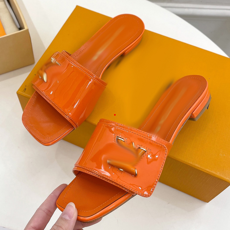 2023 Fashion Slippers Summer Women Slippers Platform Punk Rock Leather Mules Creative Metal Fittings Casual Party Shoes Female Outdoor Slides -461, Picture color
2023 Fashion Slippers Summer Women Slippers Platform Punk Rock Leather Mules Creative Metal Fittings Casual Party Shoes Female Outdoor Slides -461, Picture color