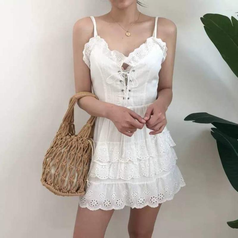 Evening Bags Vintage Fashion Hollow Out Coarse Cotton Thread Woven Bag Portable Mesh Leisure Women's Beach Water Bucket, Beige
Evening Bags Vintage Fashion Hollow Out Coarse Cotton Thread Woven Bag Portable Mesh Leisure Women's Beach Water Bucket, Beige