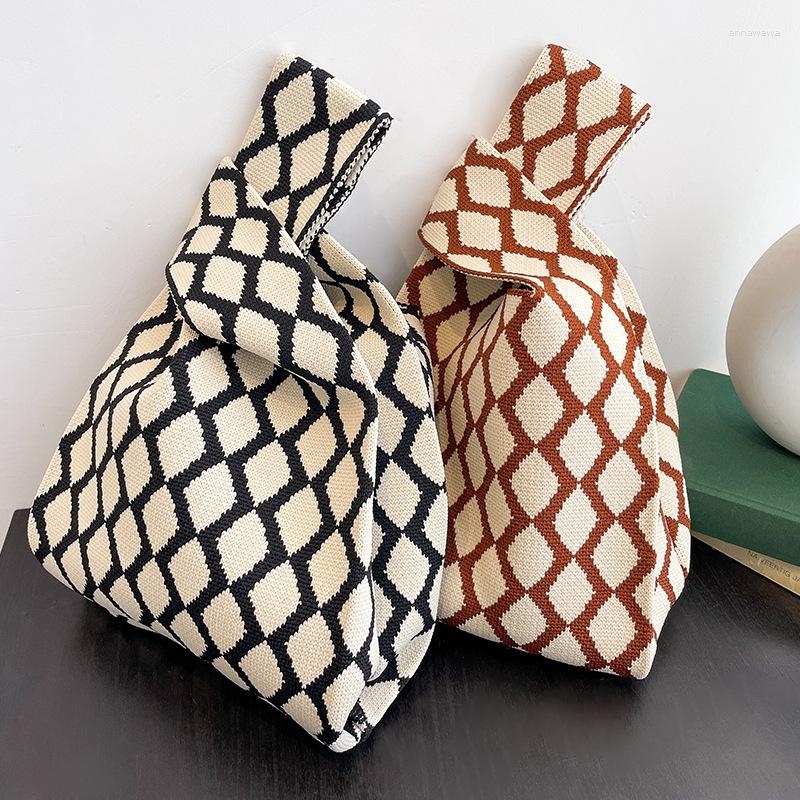 Shopping Bags Handmade Knit Handbag Women Mini Knot Wrist-bag Female Casual Color Wide Stripe Plaid Tote Bag Student Reusable
Shopping Bags Handmade Knit Handbag Women Mini Knot Wrist-bag Female Casual Color Wide Stripe Plaid Tote Bag Student Reusable