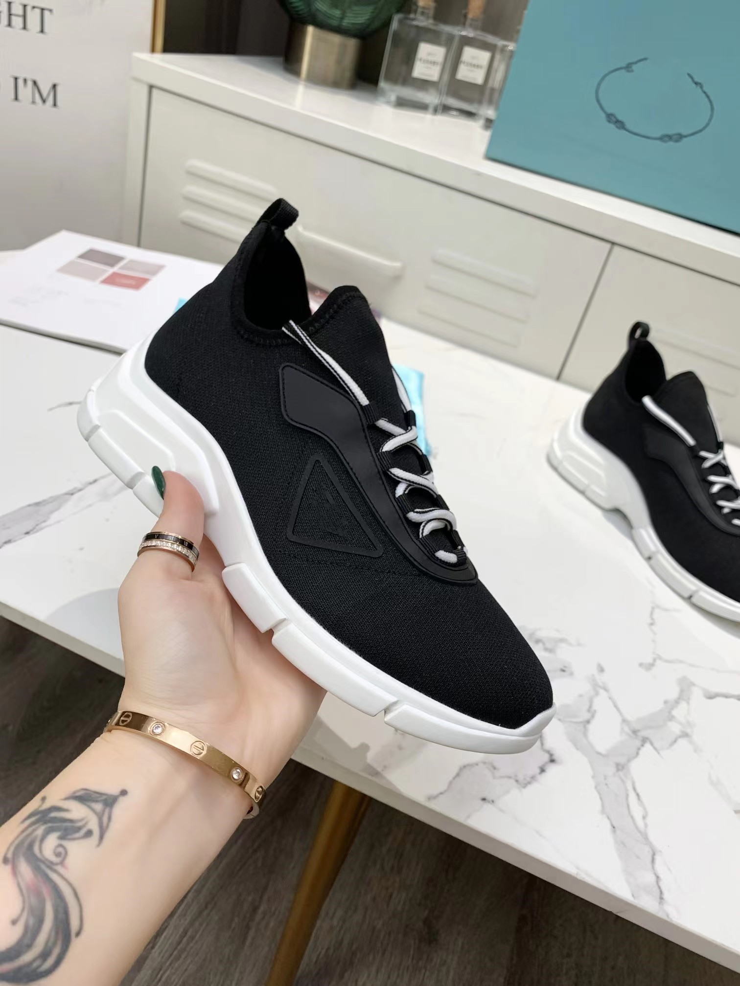 Fabric luxury designer shoes classic canvas casual shoes platform black white high and low men's and women's running tennis shoes, Grey
Fabric luxury designer shoes classic canvas casual shoes platform black white high and low men's and women's running tennis shoes, Grey