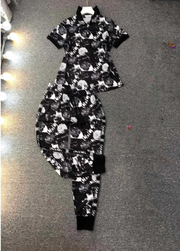 Summer Tee Shirt Two Piece Set Suit All-over Letter Floral Pattern Print Lapel Short-sleeved T Shirt Fashion Casual Elastic Waist Pants Tracksuit Woman 0607, 15
Summer Tee Shirt Two Piece Set Suit All-over Letter Floral Pattern Print Lapel Short-sleeved T Shirt Fashion Casual Elastic Waist Pants Tracksuit Woman 0607, 15