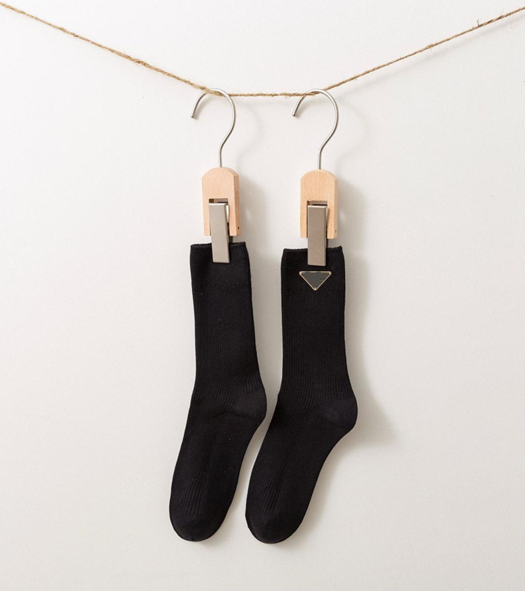 P letter fashion socks Christmas made old gold leather triangle badge design plain color simple base medium tube tide socks3510961, White
P letter fashion socks Christmas made old gold leather triangle badge design plain color simple base medium tube tide socks3510961, White