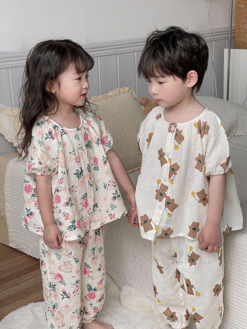 Clothing Sets Baby Girl Boy Cotton Sleepwear Toddler Child Cartoon Print Cute Gauze Pajamas 2 Pcs Homesuit Summer Nightwear Kids Clothes, Color1
Clothing Sets Baby Girl Boy Cotton Sleepwear Toddler Child Cartoon Print Cute Gauze Pajamas 2 Pcs Homesuit Summer Nightwear Kids Clothes, Color1